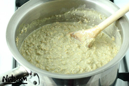 moringa-oatmeal-mixture-cooked